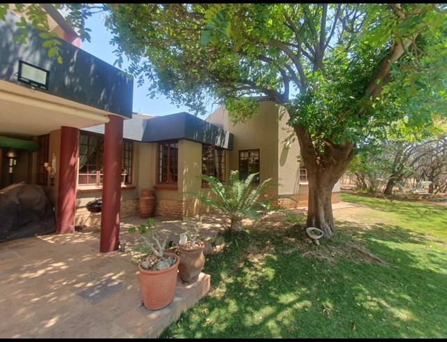 5 BEDROOM HOUSE FOR SALE IN PEBBLE ROCK GOLF VILLAGE